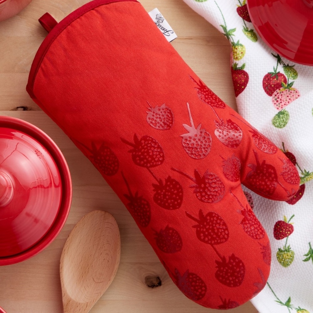 Fiesta Falling Strawberries Oven Mitt – Scarlet Red – 7×13″ – NWT